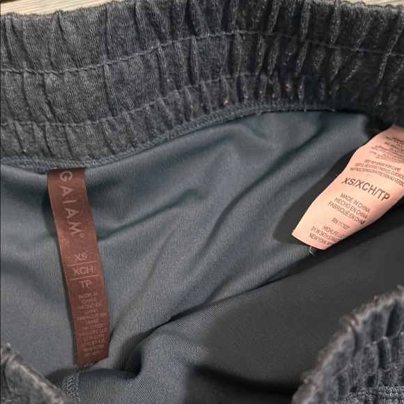 GAIAM Teal Women's Skort - Picture 3 of 4